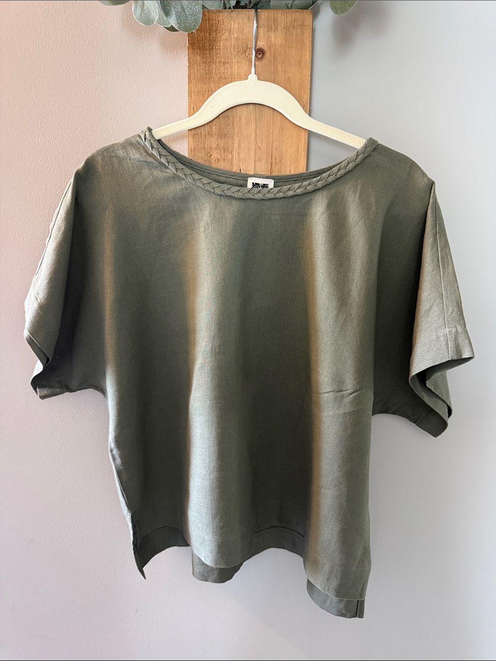 Anne Klein Rich Sage Short Sleeve Braided Neck Top, M, NWTs